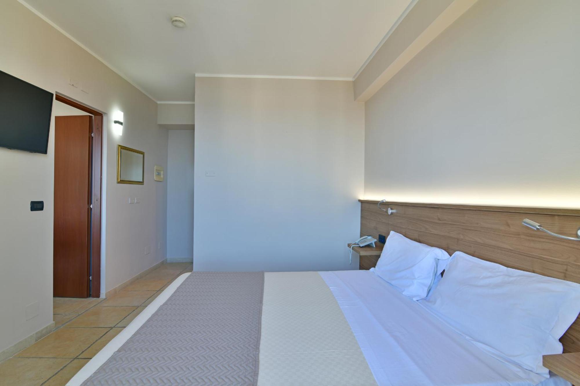 Hotel & Apartments Villa Linda Джардини-Наксос Экстерьер фото