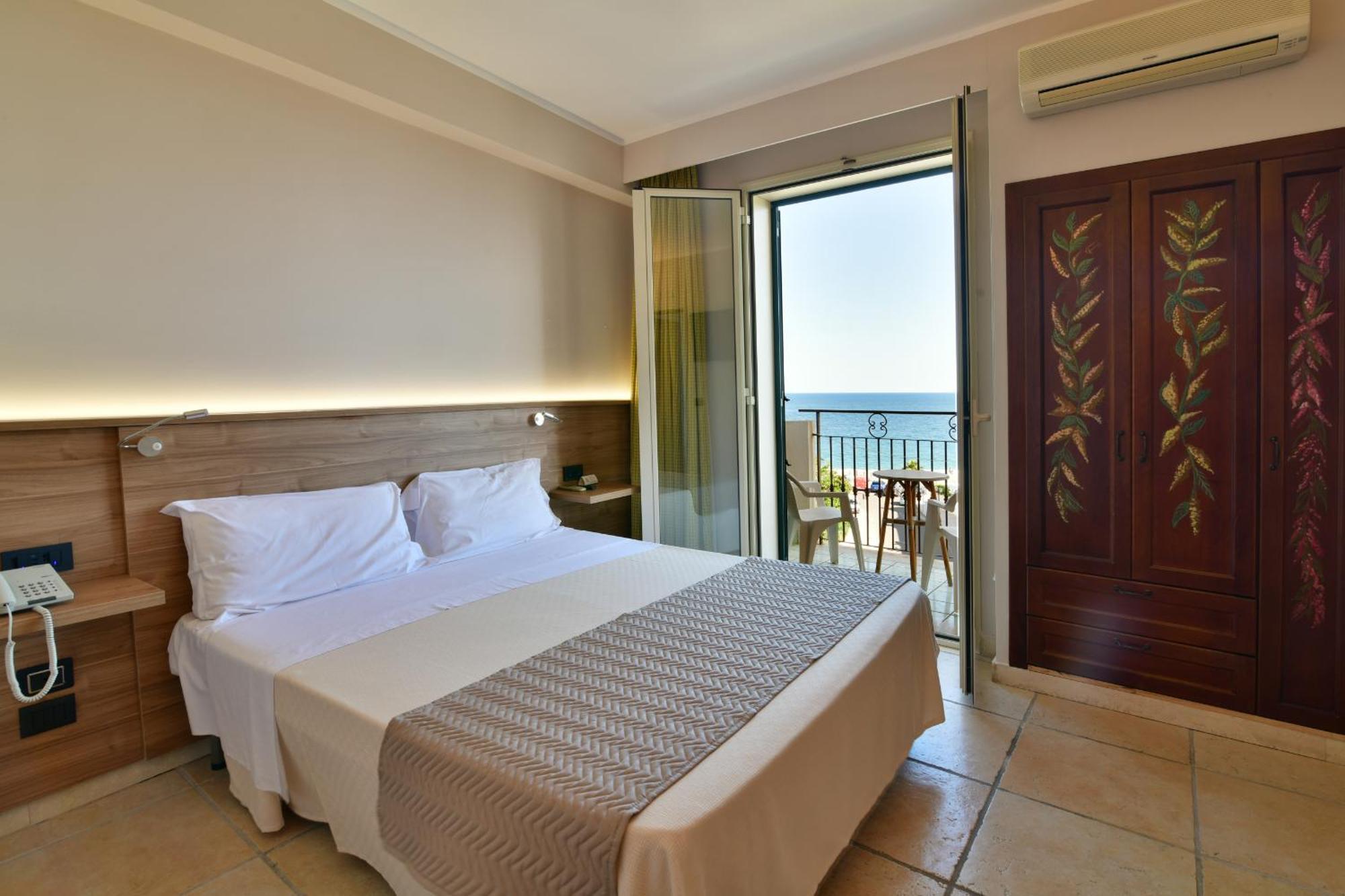 Hotel & Apartments Villa Linda Джардини-Наксос Экстерьер фото