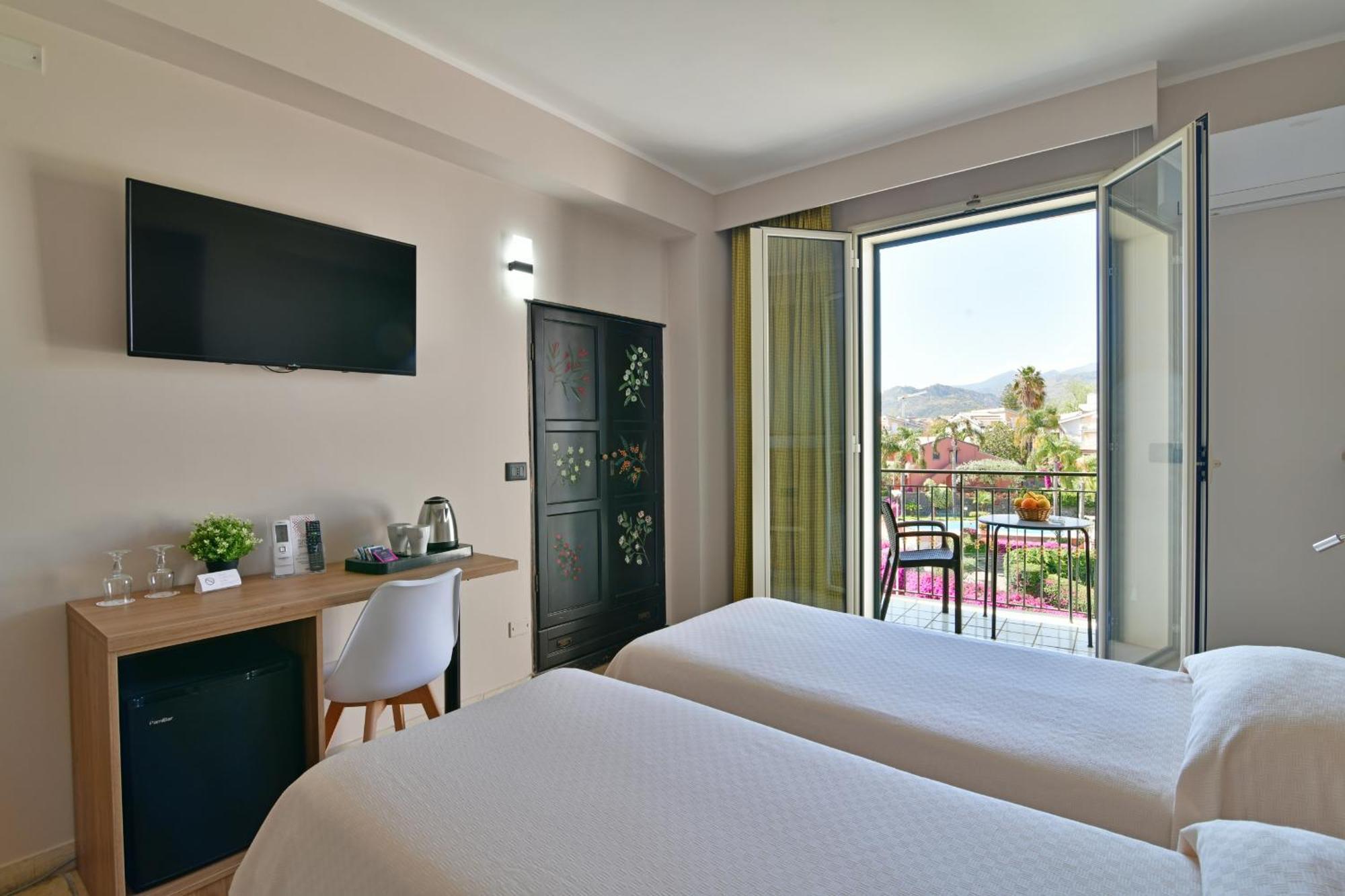 Hotel & Apartments Villa Linda Джардини-Наксос Экстерьер фото